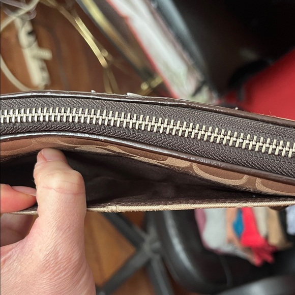 Vintage Coach Beige and Dark Brown Zip Wallet - Picture 4 of 16